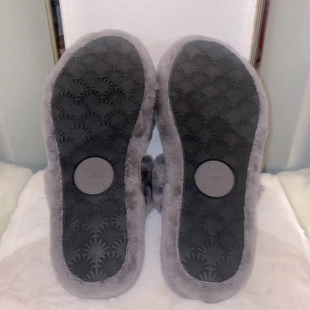 UGG Fuzz Yeah Slides - Picture 5 of 8